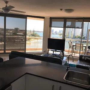 Aparthotel Moorings On Cavill Surfers Paradise